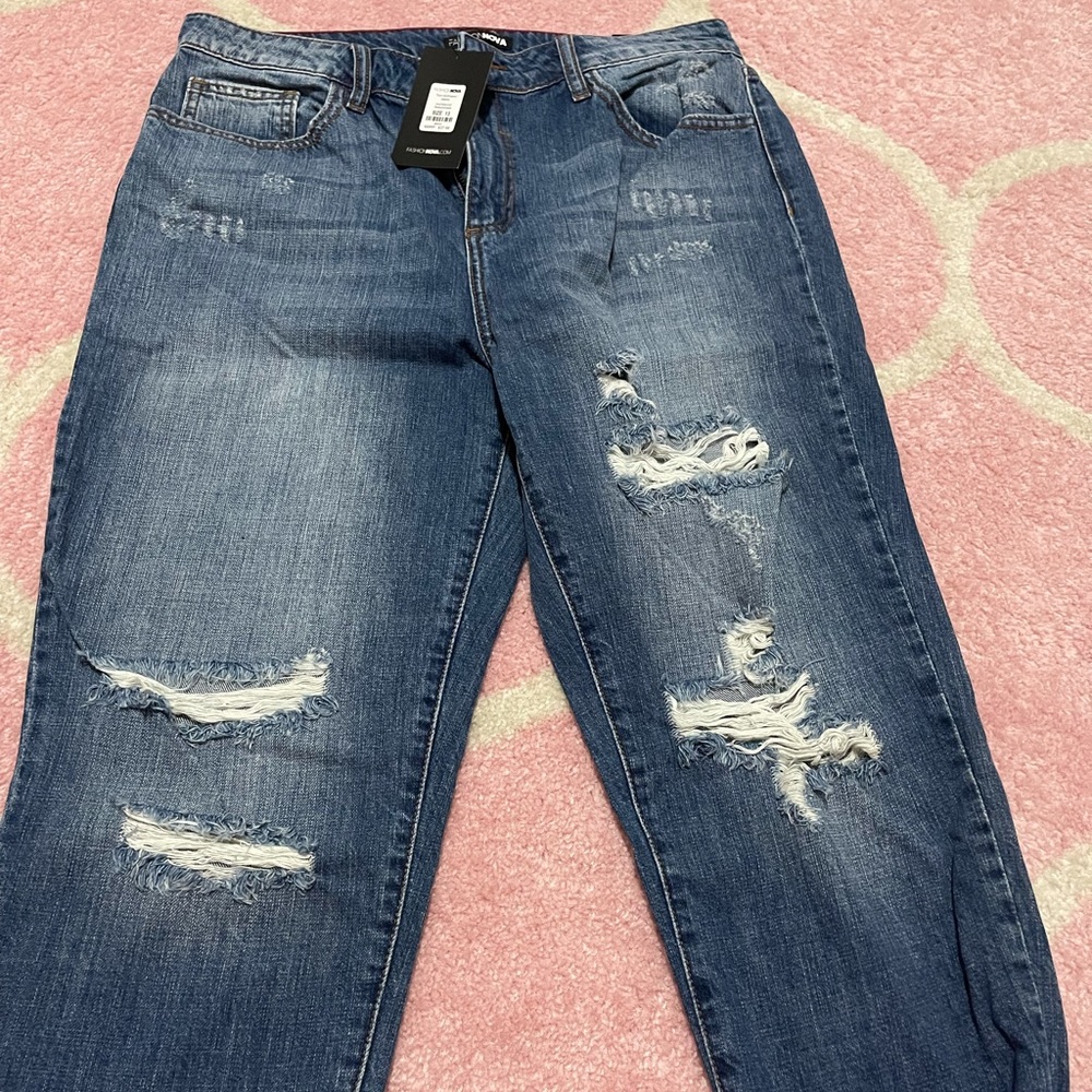 Fashion Nova Curvy size 13 girlfriend jeans NWT